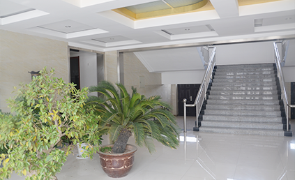 δ���}-15
